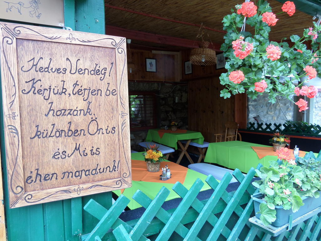 Taltos Vendeghaz Bed & Breakfast ซิลวาชวาร็อด ภายนอก รูปภาพ
